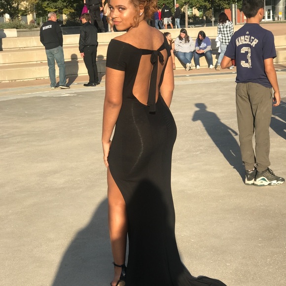 Gorgeous ASOS black backless dress size 6 - Picture 3 of 8